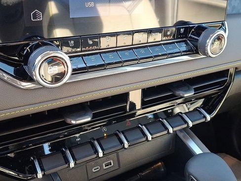 New 2026 Chevrolet Colorado ZR2 image 10