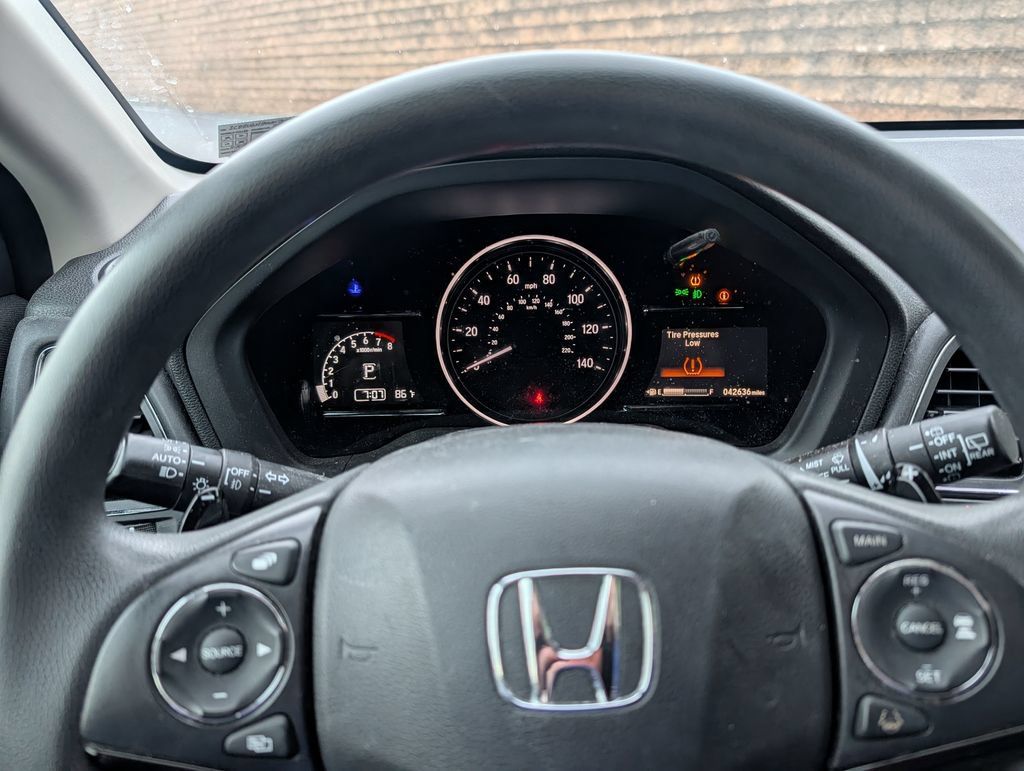 Used 2022 Honda HR-V EX image 10