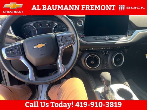 Used 2024 Chevrolet Blazer LT w/ Convenience Package FWD image 12