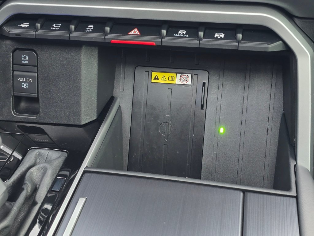 Used 2024 Toyota Tundra Platinum AWD/4WD image 45