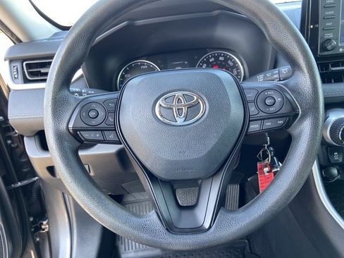 Used 2022 Toyota RAV4 LE AWD/4WD image 35