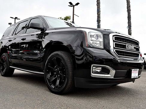 Used 2017 GMC Yukon SLE w/ Convenience Package RWD image 3