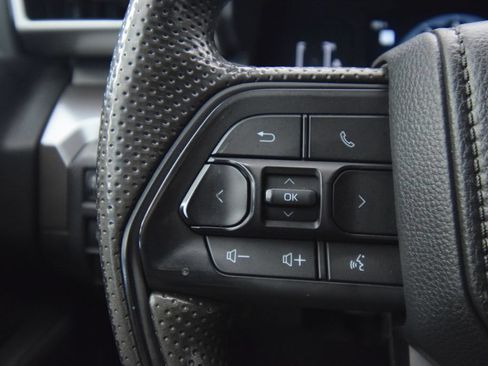 Used 2024 Toyota Tacoma SR5 AWD/4WD image 35