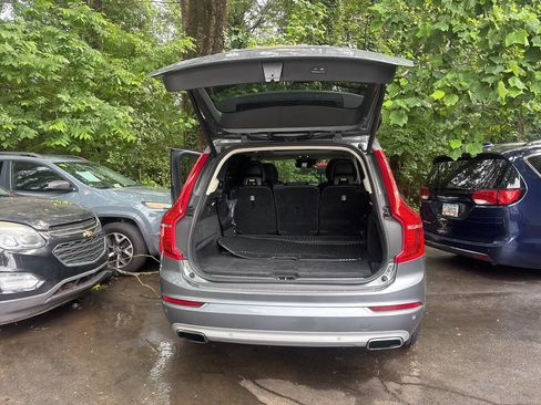Used 2016 Volvo XC90 T6 Momentum w/ Momentum Plus Package AWD/4WD image 16