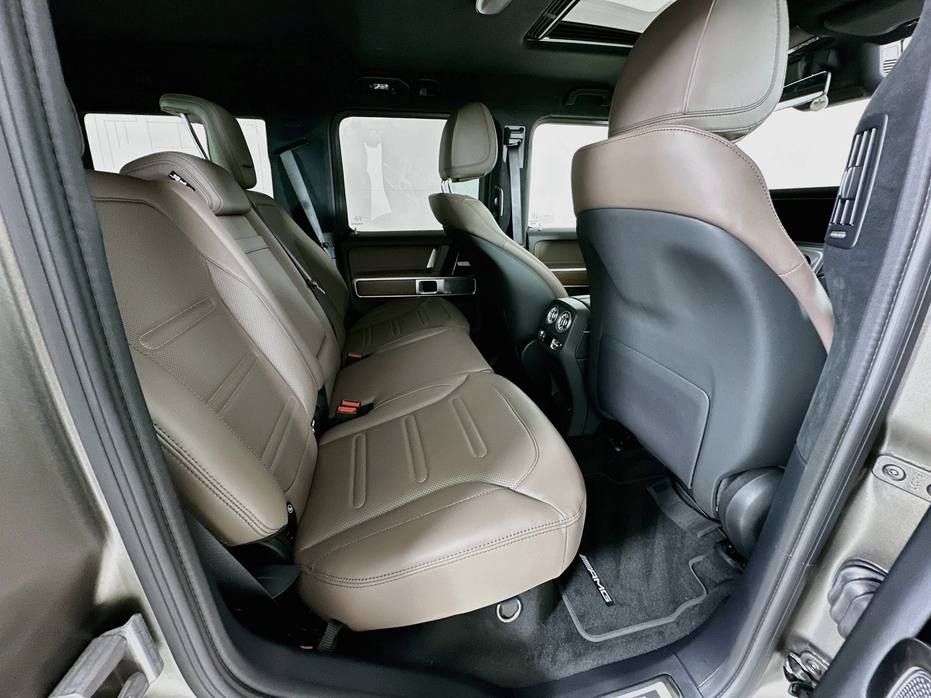 New 2027 Mercedes-Benz G 580 e image 30