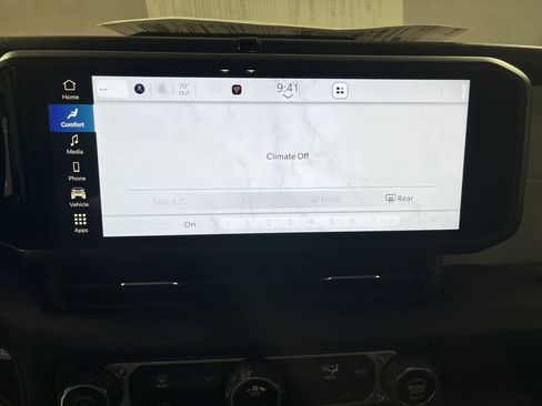 Used 2025 Jeep Gladiator Sport AWD/4WD image 18