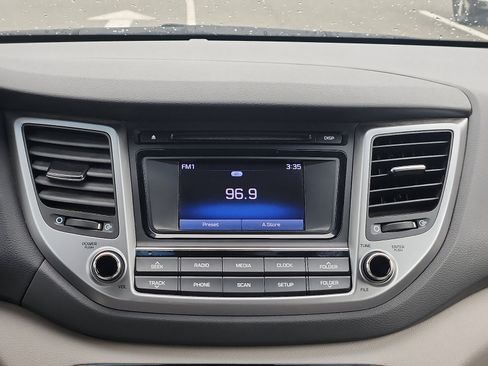 Used 2018 Hyundai Tucson SE AWD/4WD image 17