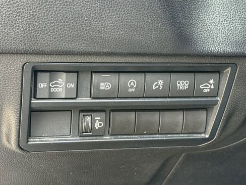 Used 2022 Toyota Tundra SR5 w/ TRD Off-Road Premium Package image 21