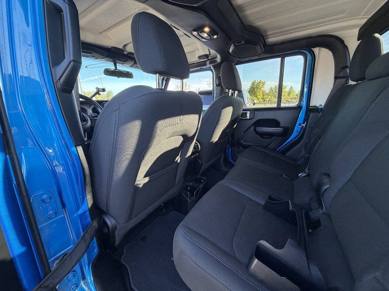 Used 2020 Jeep Gladiator Sport w/ Quick Order Package 24S AWD/4WD image 11