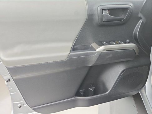Used 2023 Toyota Tacoma SR5 RWD image 16