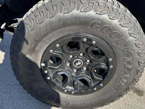 Used 2023 Ford Bronco Wildtrak image 12