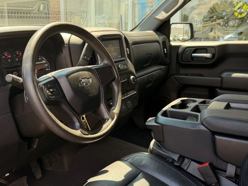 Used 2020 Chevrolet Silverado 1500 Custom Trail Boss w/ Custom Convenience Package AWD/4WD image 5