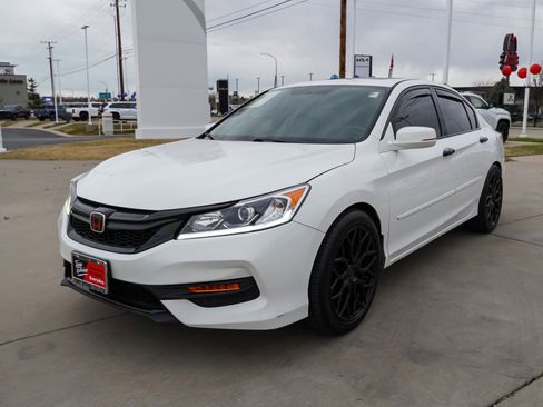Used 2017 Honda Accord EX-L image 4