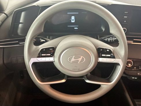 Used 2025 Hyundai Elantra Hybrid FWD image 13
