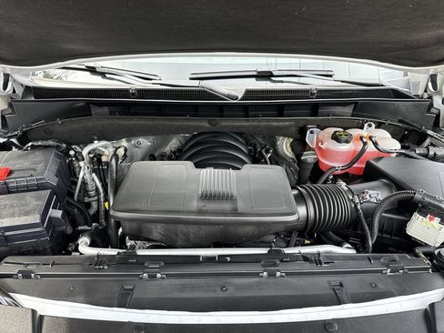 Certified 2025 GMC Yukon XL AT4 w/ LPO, Floor Liner Package AWD/4WD image 32