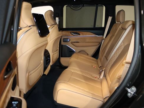 Used 2023 Jeep Grand Cherokee Summit image 69