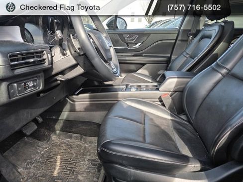 Used 2022 Lincoln Corsair AWD w/ Premium Package image 8