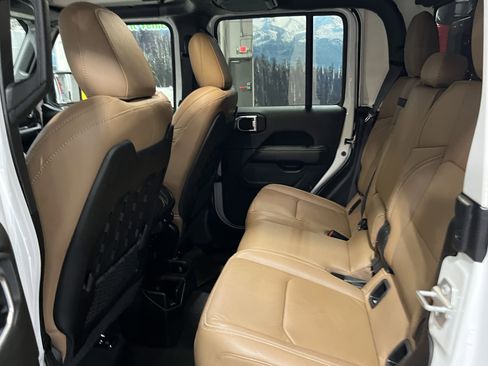 Used 2021 Jeep Gladiator Rubicon image 17