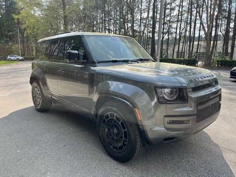 Used 2025 Land Rover Defender 110 image 2