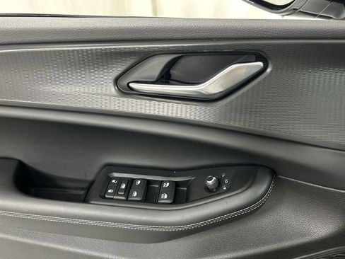 Used 2024 Jeep Grand Cherokee Altitude AWD/4WD image 11