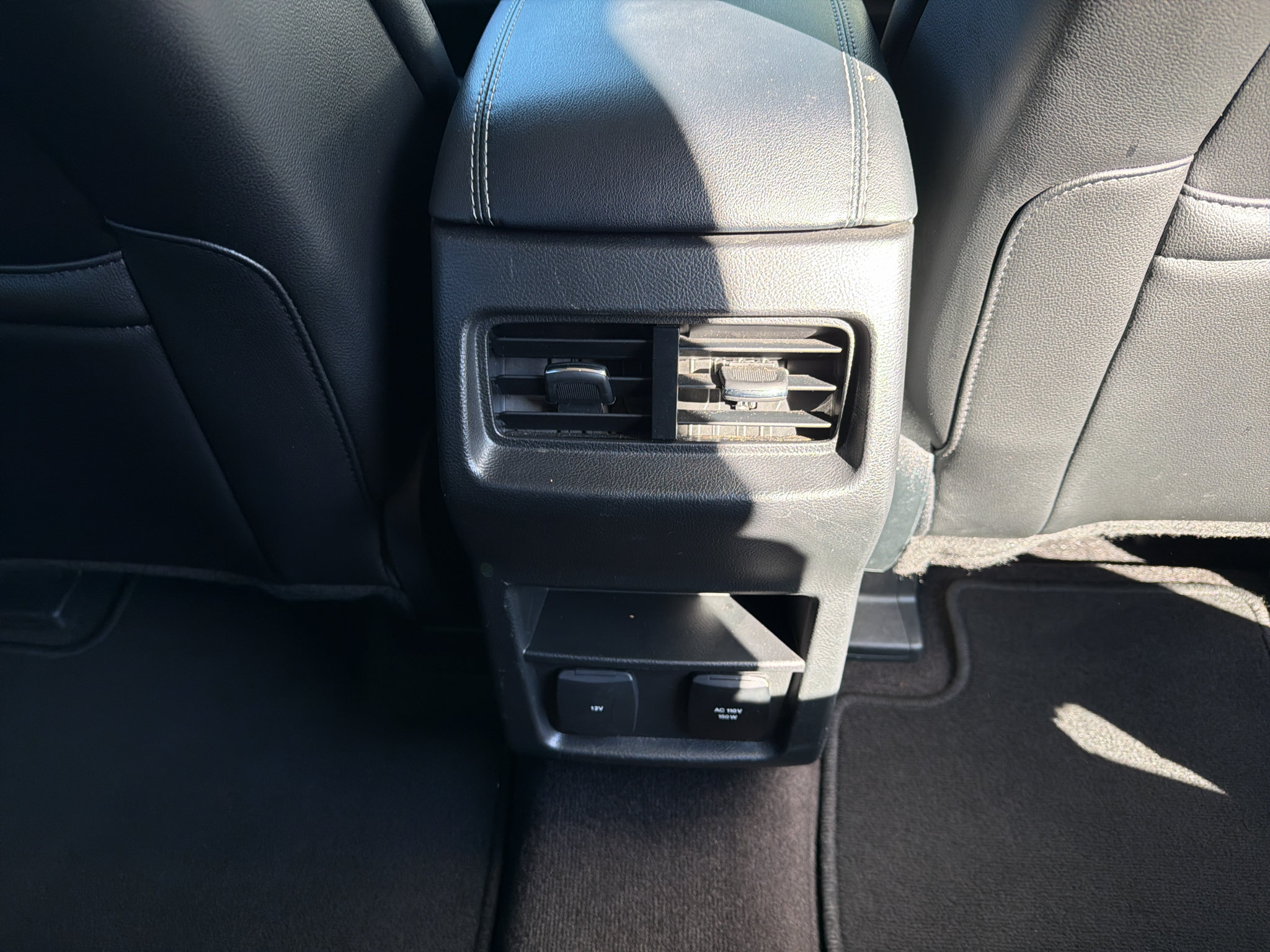Used 2020 Ford Edge Titanium FWD image 26
