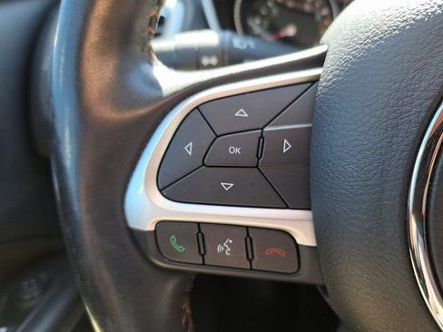 Used 2020 Jeep Compass Latitude FWD image 16
