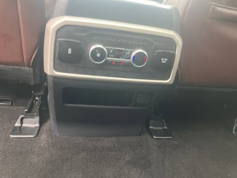 Used 2022 Ford Expedition Max Limited image 17