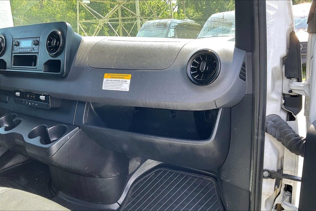 Used 2023 Mercedes-Benz Sprinter 2500 image 13