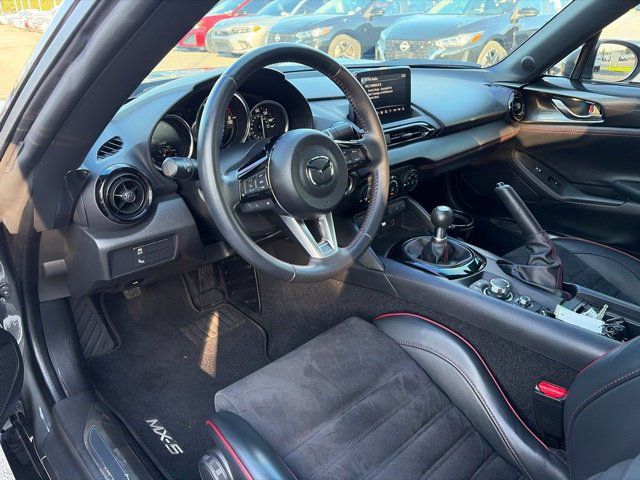 Used 2018 MAZDA MX-5 Miata Club w/ Brembo/BBS Recaro Package RWD image 17