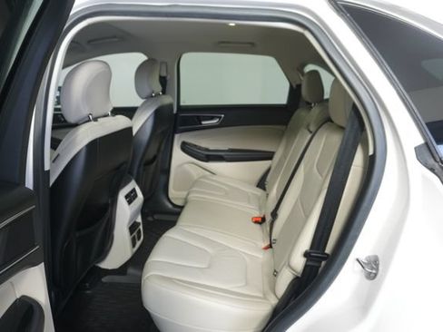 Used 2015 Ford Edge Titanium w/ Technology Package FWD image 26