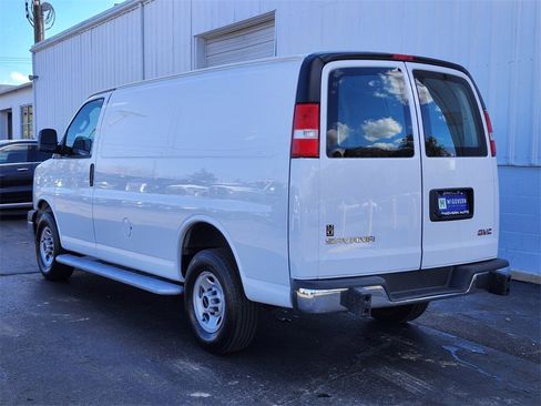 Used 2023 GMC Savana 2500 w/ Driver Convenience Package image 3