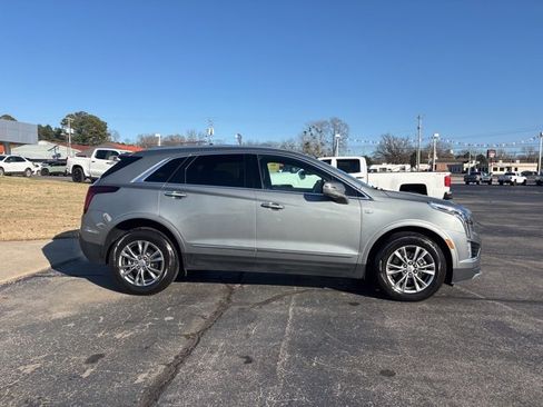 Used 2023 Cadillac XT5 Premium Luxury image 3