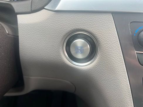 Used 2015 Hyundai Genesis 3.8 image 24