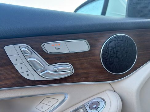 Used 2022 Mercedes-Benz GLC 300 4MATIC image 11