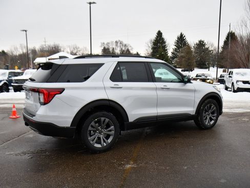 Used 2026 Ford Explorer Active w/ Active Comfort Package image 7