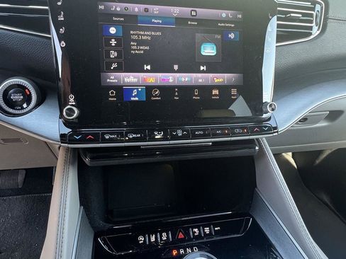 Certified 2025 Jeep Wagoneer 4DR 4WD image 10