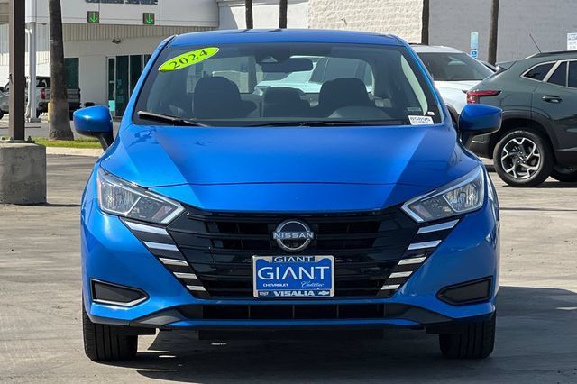 Used 2024 Nissan Versa SV FWD image 9