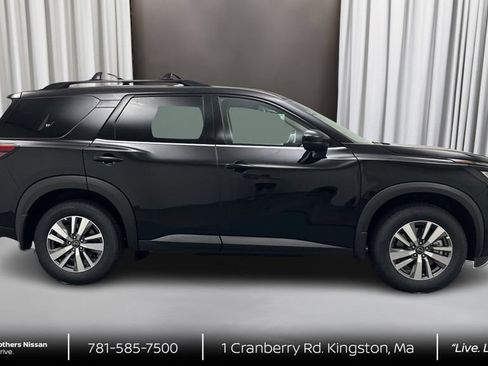New 2026 Nissan Pathfinder SL AWD/4WD image 4