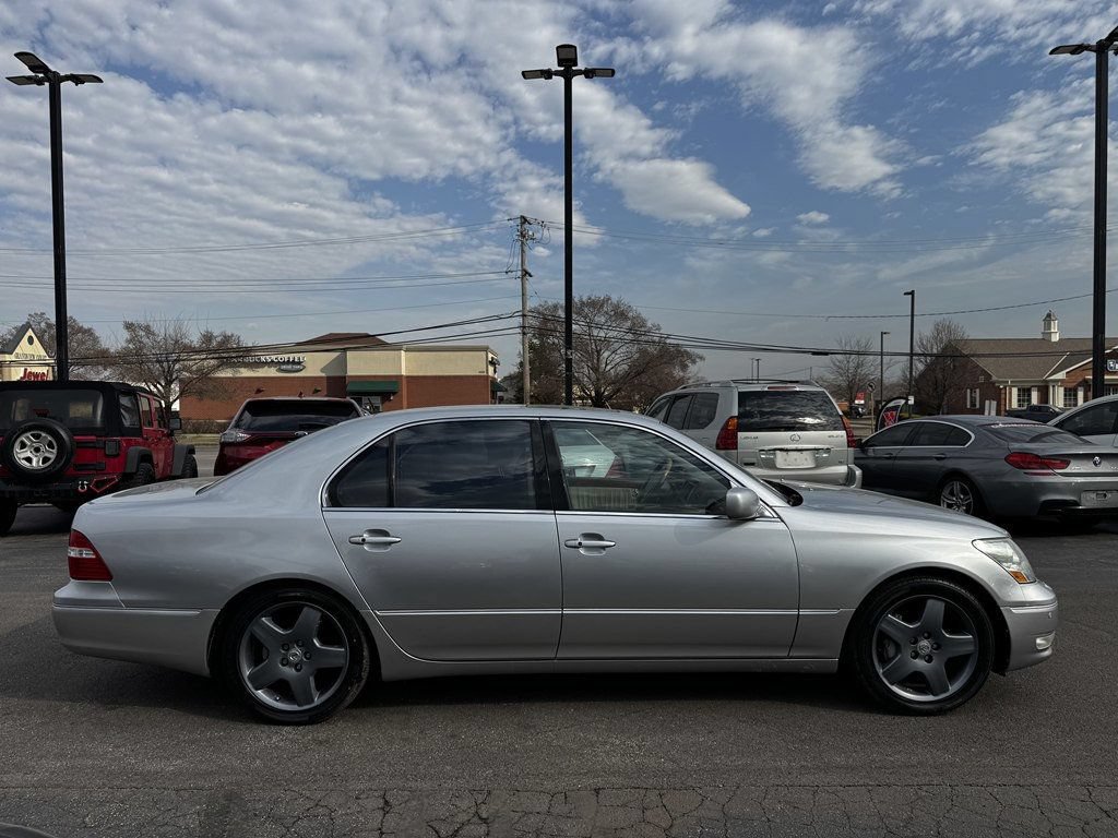 Used 2005 Lexus LS 430 w/ Ultra Luxury Pkg RWD image 4