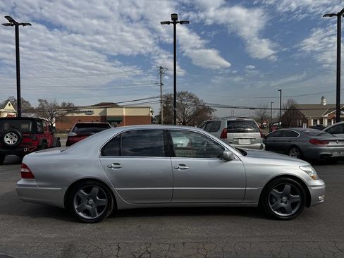 Used 2005 Lexus LS 430 w/ Ultra Luxury Pkg RWD image 4