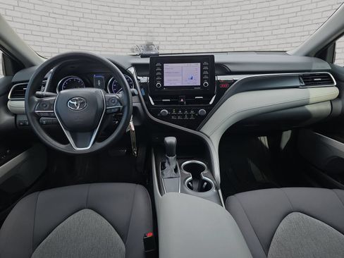 Used 2021 Toyota Camry LE FWD image 10