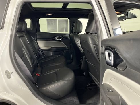 Used 2025 Jeep Compass Limited w/ Elite Group AWD/4WD image 16