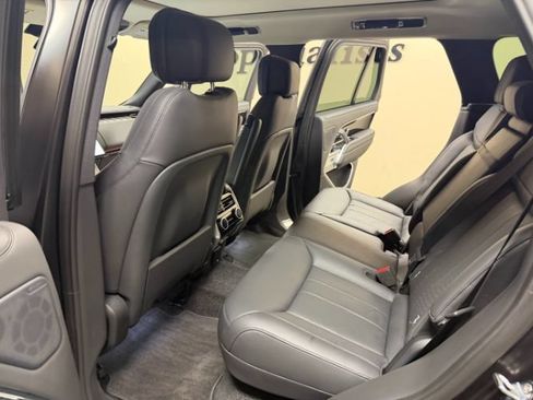 Used 2025 Land Rover Range Rover SE AWD/4WD image 26