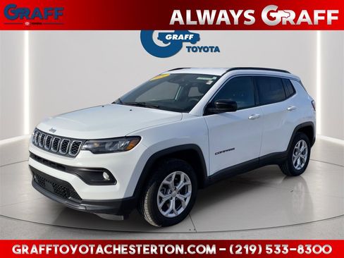 Used 2024 Jeep Compass Latitude image 1