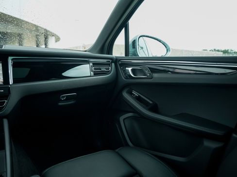 New 2025 Porsche Macan image 25