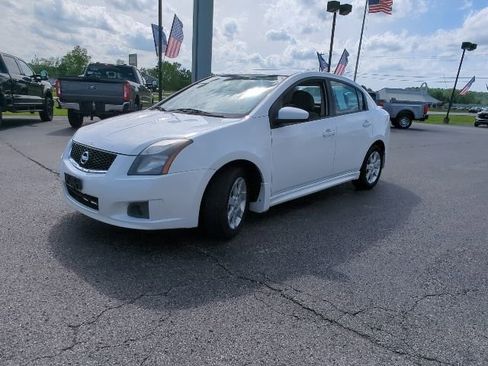 Used 2012 Nissan Sentra 2.0 SR w/ Moonroof Pkg FWD image 5