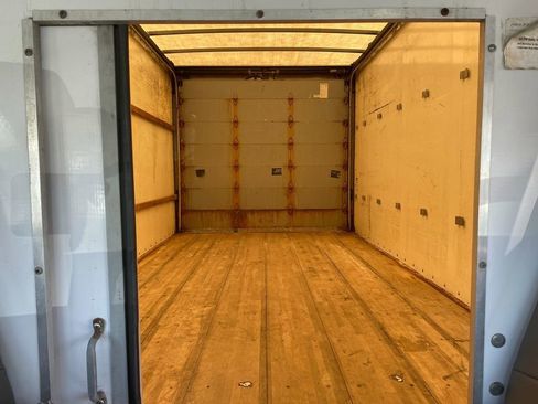 Used 2017 GMC Savana 3500 Extended image 15