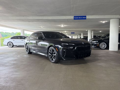 Certified 2023 BMW 740i w/ Parking Assistance Package RWD image 4