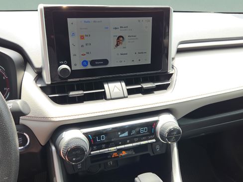 Certified 2025 Toyota RAV4 XLE w/ Convenience Package FWD image 19