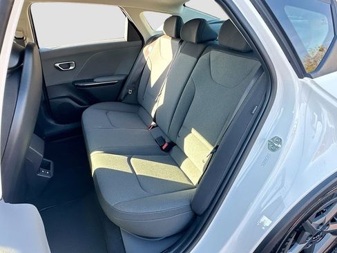 New 2025 Kia K4 LXS image 22